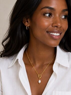 New Pearl Gold Toggle Necklace 5019 NWOT